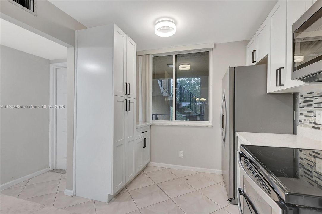 Recently Rented: $2,150 (2 beds, 2 baths, 1123 Square Feet)