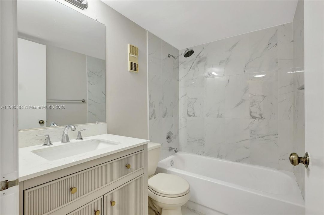 Recently Rented: $2,150 (2 beds, 2 baths, 1123 Square Feet)