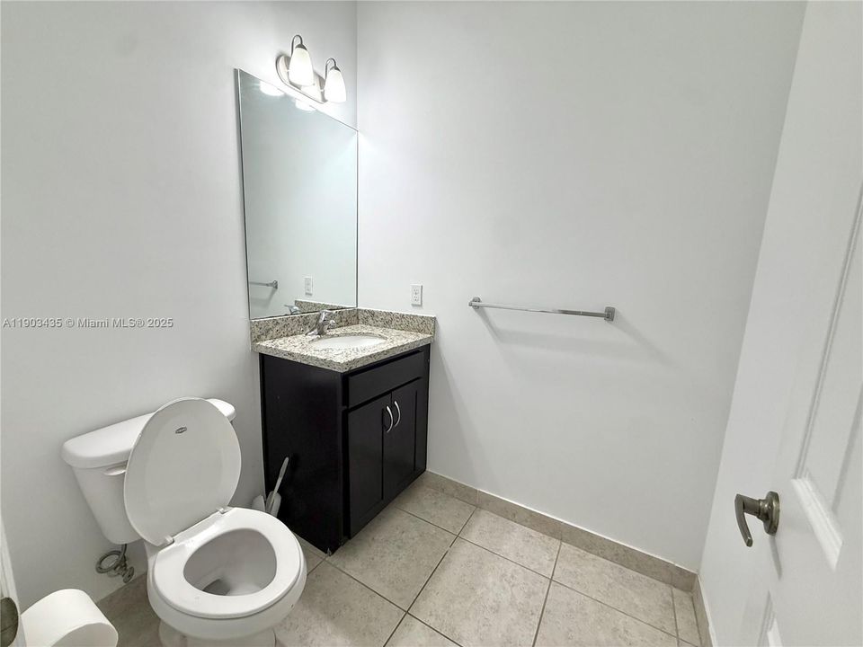 Active With Contract: $3,500 (3 beds, 3 baths, 1955 Square Feet)