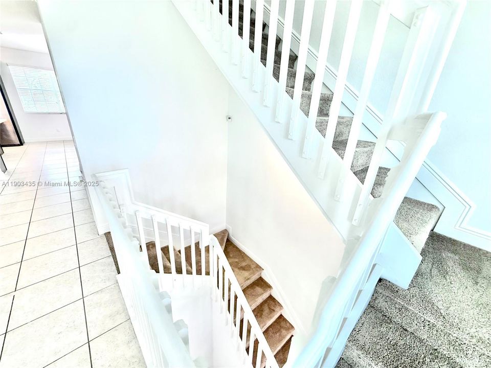 Active With Contract: $3,500 (3 beds, 3 baths, 1955 Square Feet)