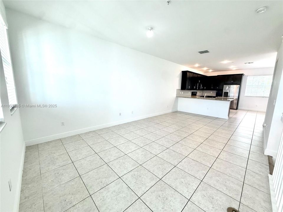 Active With Contract: $3,500 (3 beds, 3 baths, 1955 Square Feet)