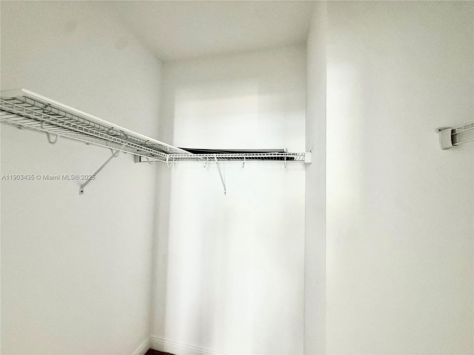 Active With Contract: $3,500 (3 beds, 3 baths, 1955 Square Feet)