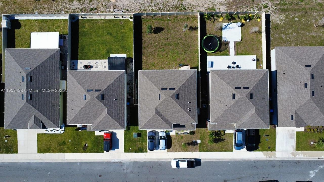 For Sale: $445,000 (5 beds, 3 baths, 2601 Square Feet)