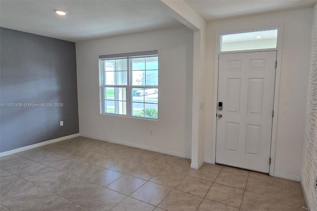 For Sale: $445,000 (5 beds, 3 baths, 2601 Square Feet)