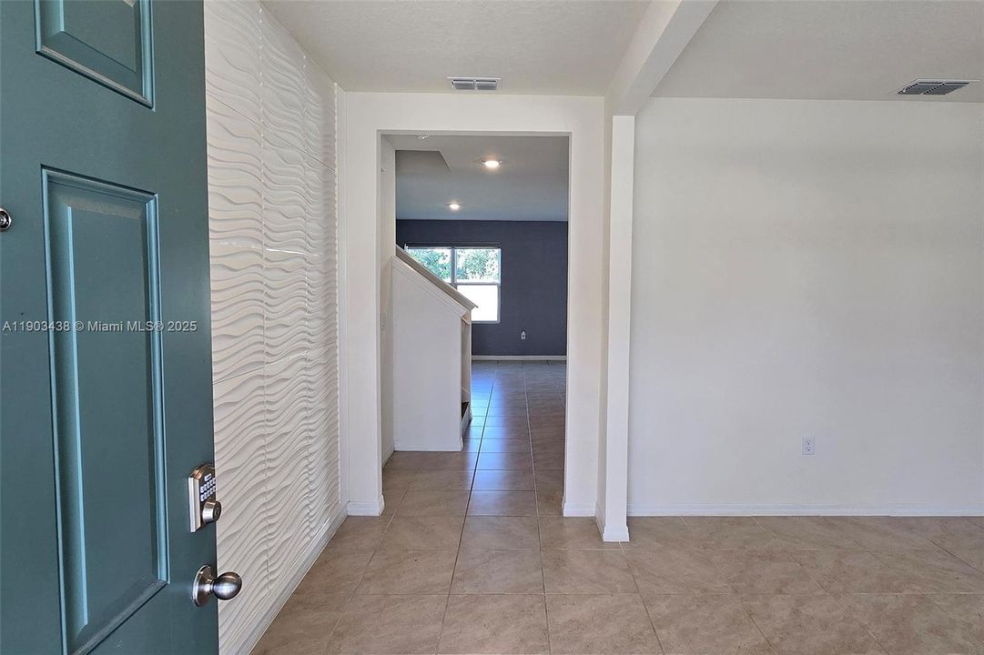 For Sale: $445,000 (5 beds, 3 baths, 2601 Square Feet)