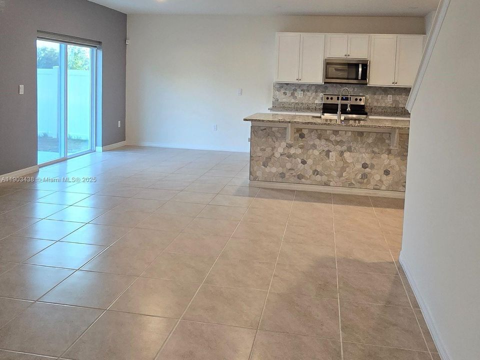 For Sale: $445,000 (5 beds, 3 baths, 2601 Square Feet)