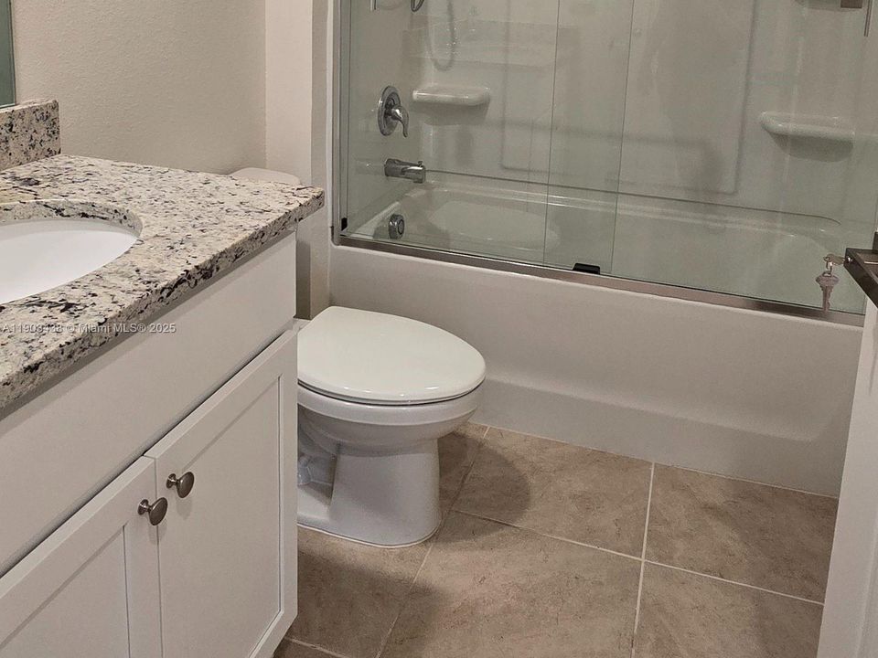 For Sale: $445,000 (5 beds, 3 baths, 2601 Square Feet)