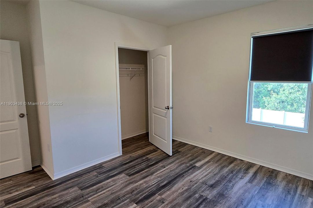 For Sale: $445,000 (5 beds, 3 baths, 2601 Square Feet)