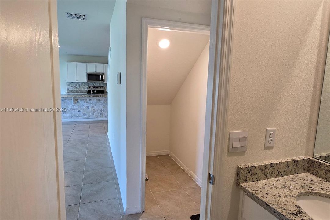 For Sale: $445,000 (5 beds, 3 baths, 2601 Square Feet)