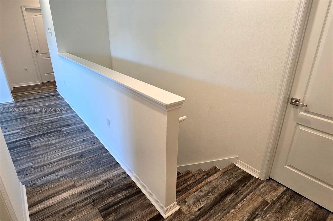 For Sale: $445,000 (5 beds, 3 baths, 2601 Square Feet)