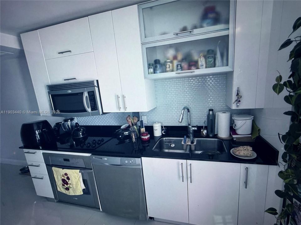 最近租的: $2,800 (1 贝兹, 1 浴室, 620 平方英尺)