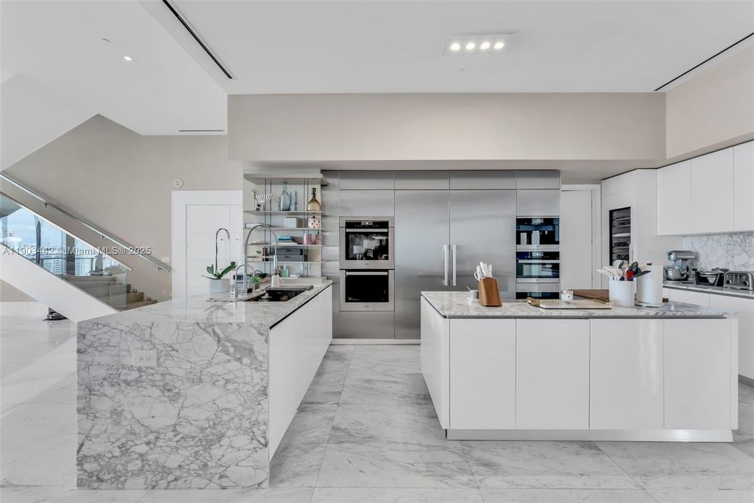 В аренду: $65,000 (6 спален, 7 ванн, 6200 Квадратных фут)