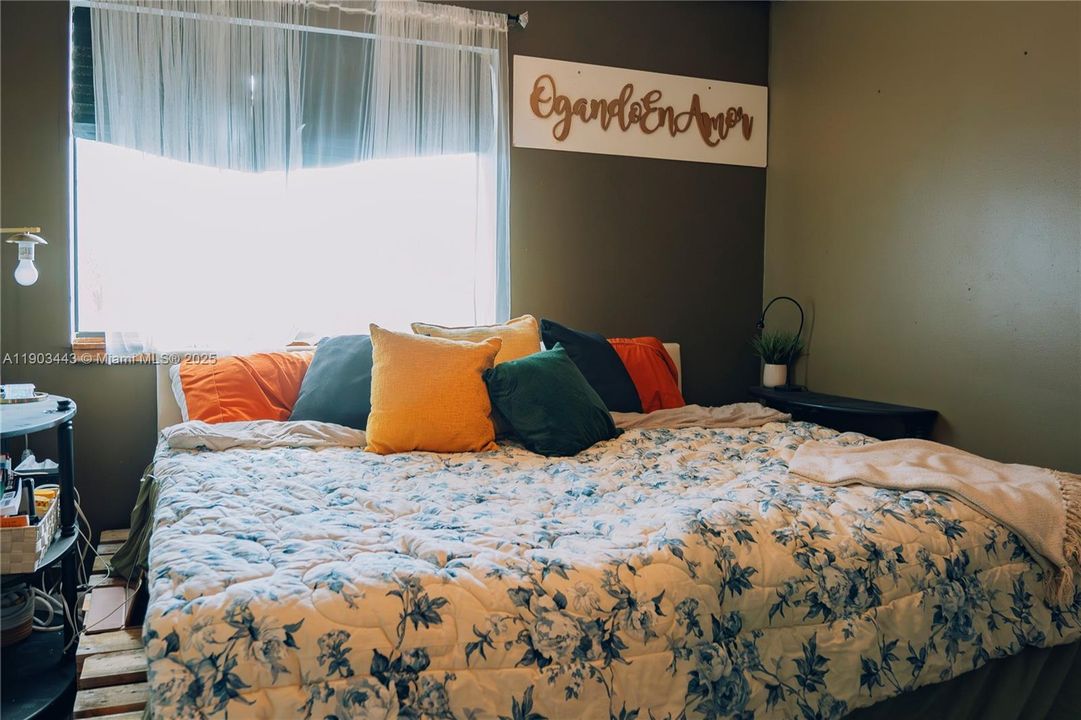 Activo con contrato: $330,000 (2 camas, 2 baños, 1230 Pies cuadrados)