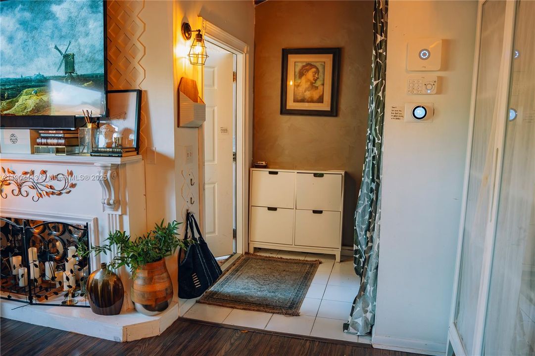 Activo con contrato: $330,000 (2 camas, 2 baños, 1230 Pies cuadrados)