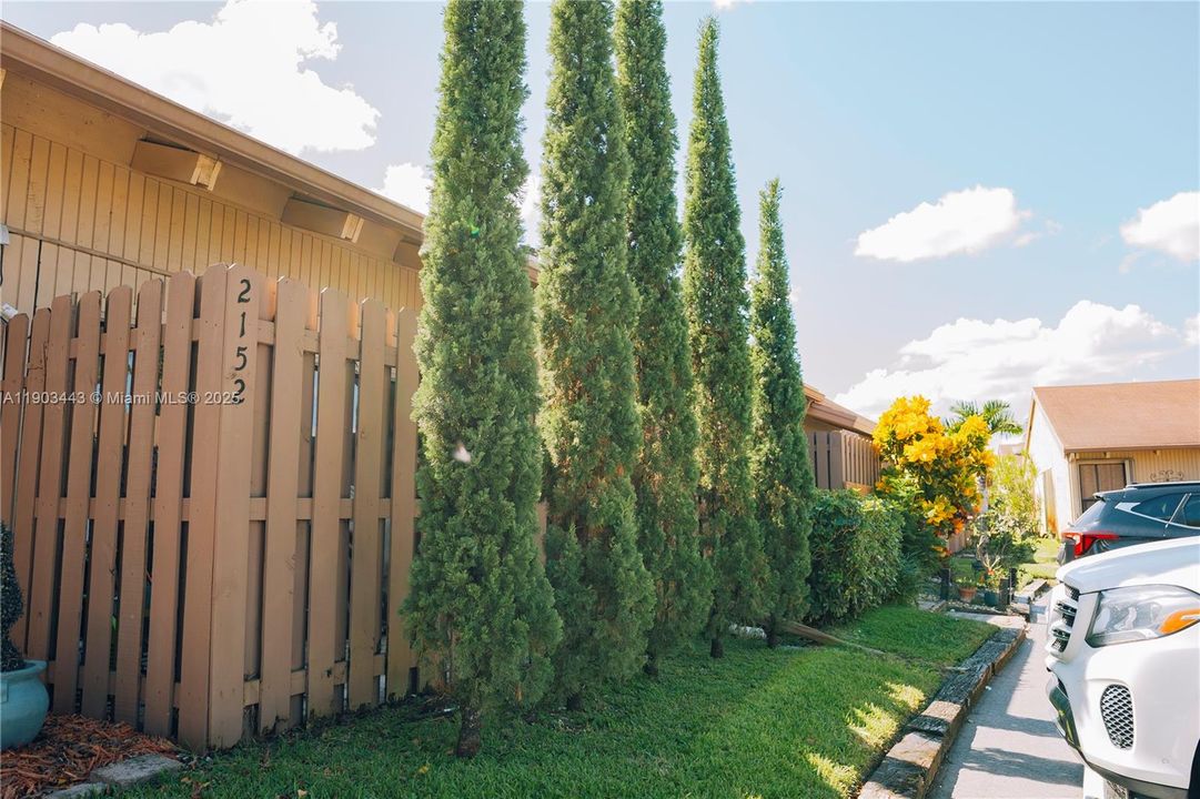 Activo con contrato: $330,000 (2 camas, 2 baños, 1230 Pies cuadrados)