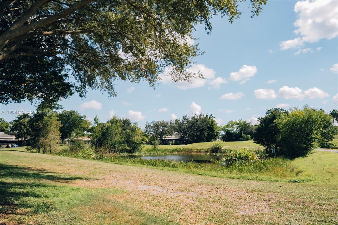 Activo con contrato: $330,000 (2 camas, 2 baños, 1230 Pies cuadrados)