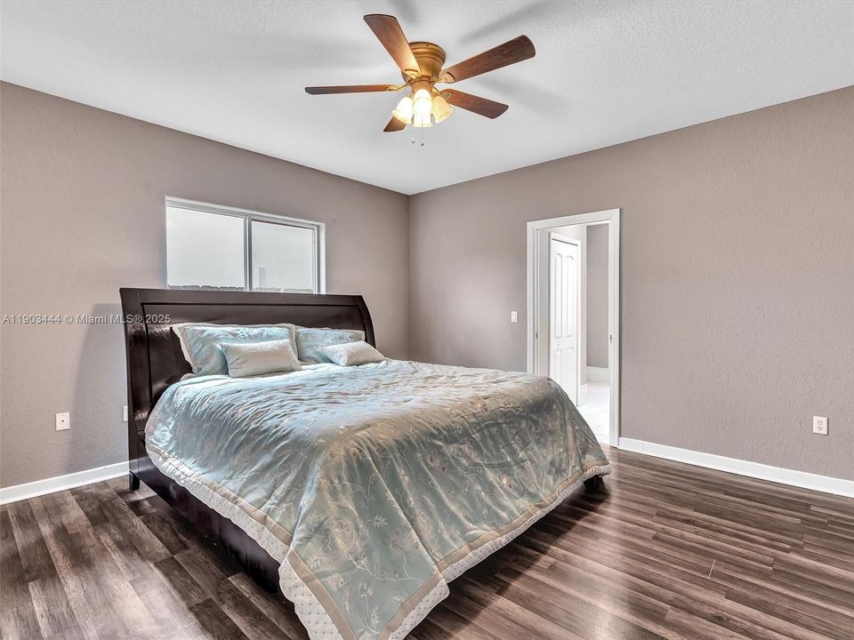 На продажу: $775,000 (3 спален, 2 ванн, 1673 Квадратных фут)