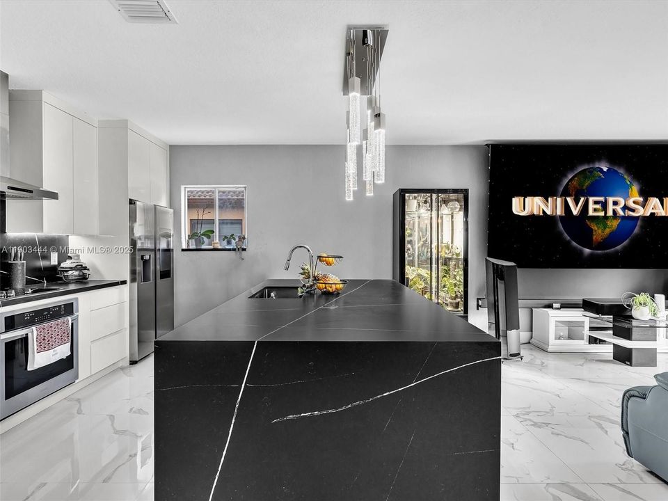 На продажу: $775,000 (3 спален, 2 ванн, 1673 Квадратных фут)