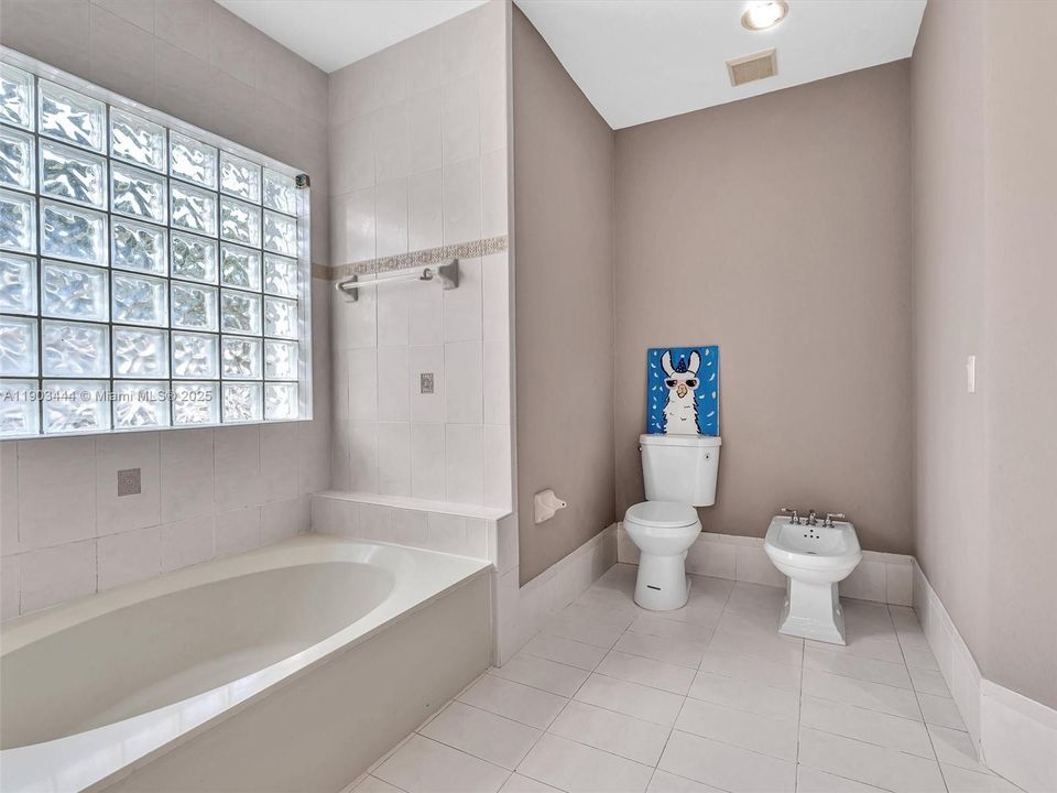 На продажу: $775,000 (3 спален, 2 ванн, 1673 Квадратных фут)