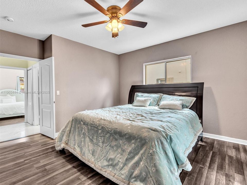 На продажу: $775,000 (3 спален, 2 ванн, 1673 Квадратных фут)