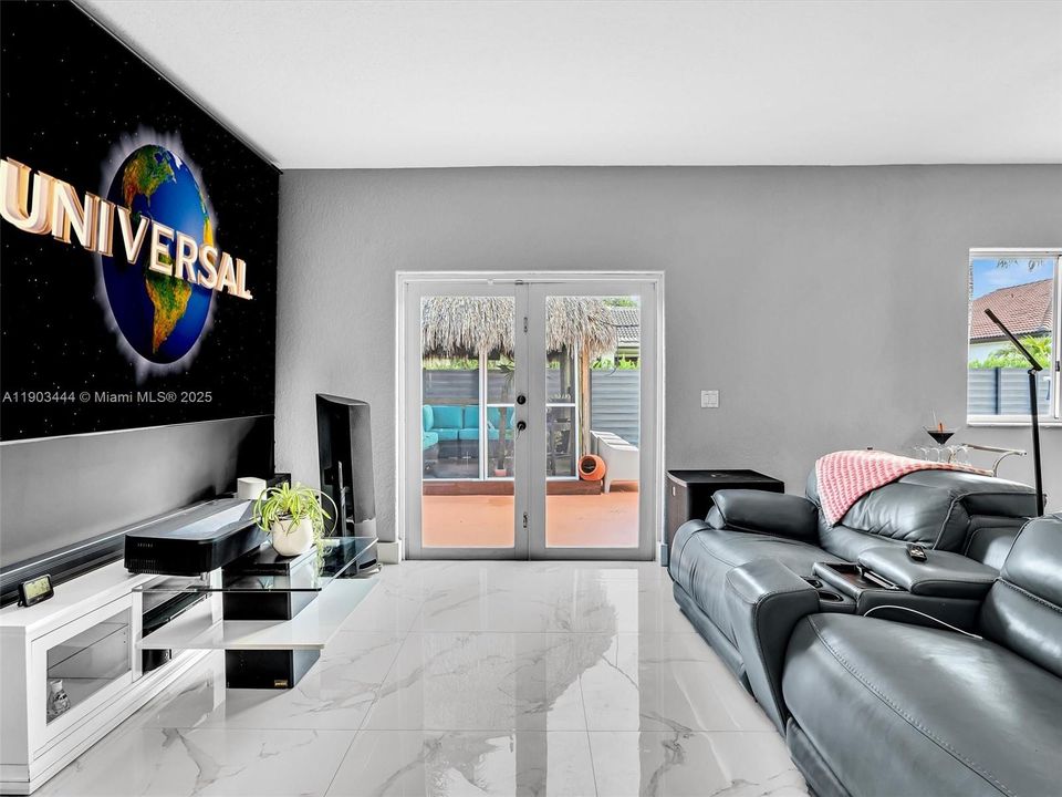 На продажу: $775,000 (3 спален, 2 ванн, 1673 Квадратных фут)