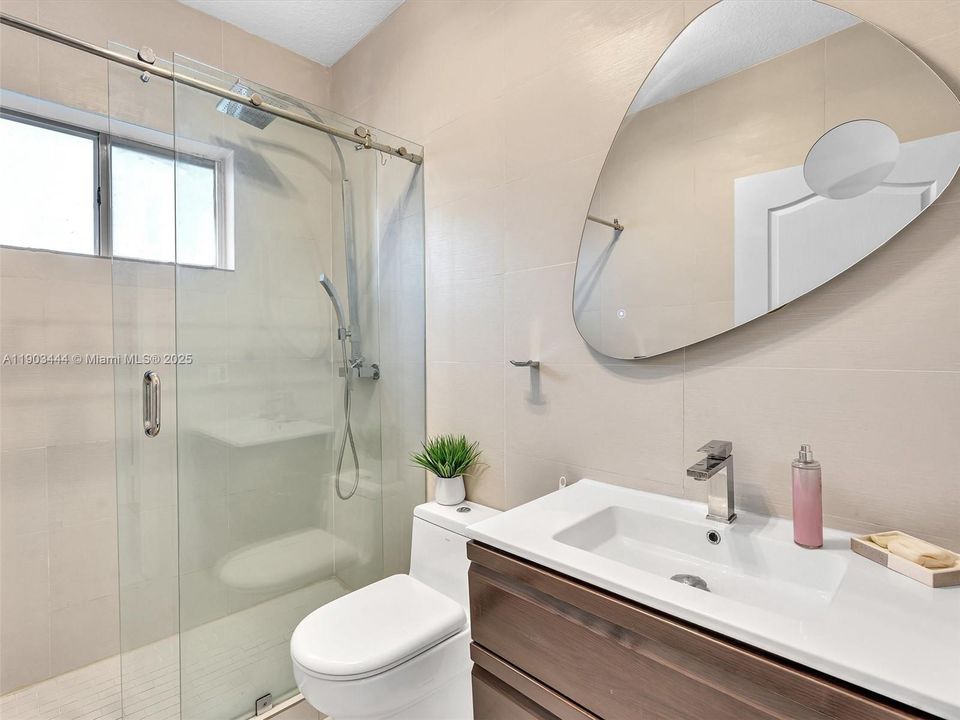 На продажу: $775,000 (3 спален, 2 ванн, 1673 Квадратных фут)