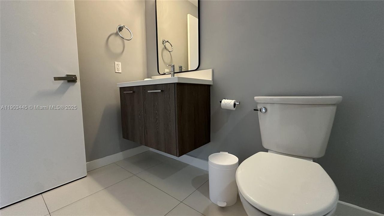 For Sale: $980,000 (2 beds, 2 baths, 1324 Square Feet)