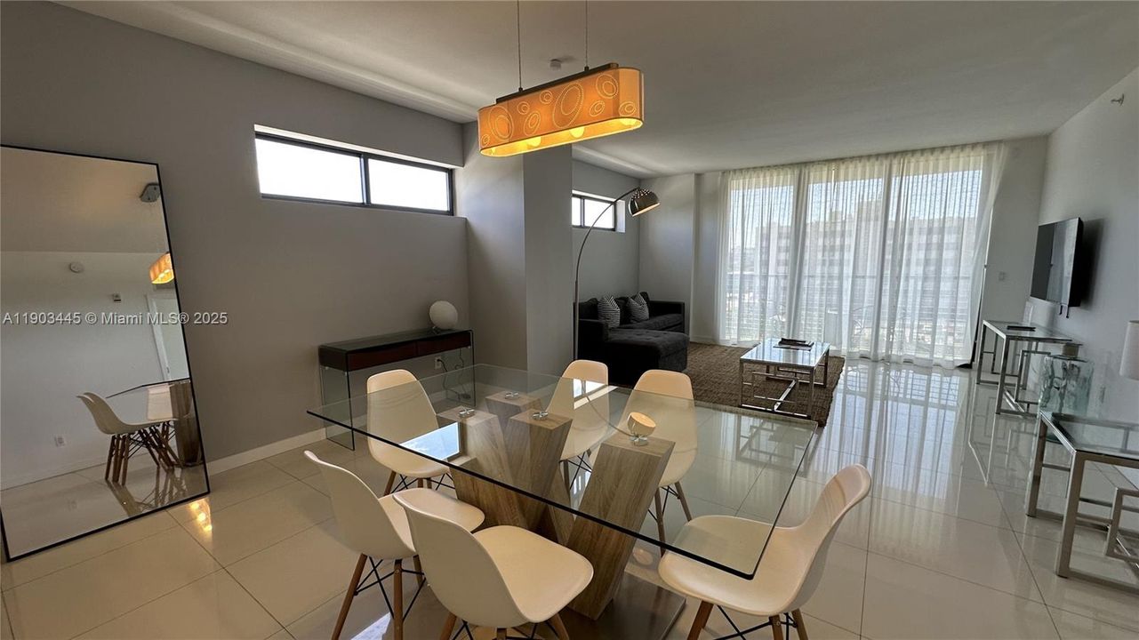 For Sale: $980,000 (2 beds, 2 baths, 1324 Square Feet)