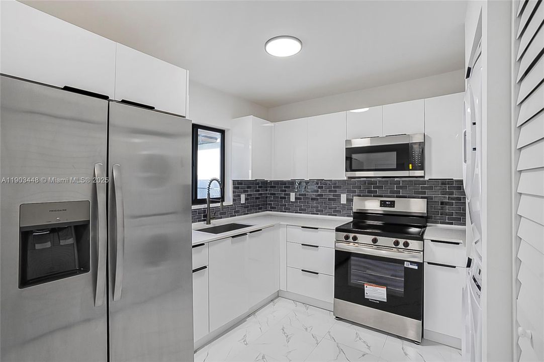 For Rent: $1,950 (1 beds, 1 baths, 0 Square Feet)