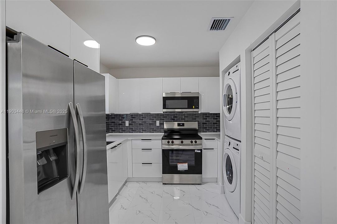 For Rent: $1,950 (1 beds, 1 baths, 0 Square Feet)