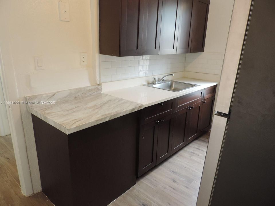 For Rent: $1,451 (1 beds, 1 baths, 610 Square Feet)