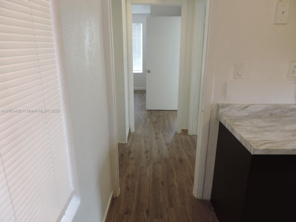 For Rent: $1,451 (1 beds, 1 baths, 610 Square Feet)