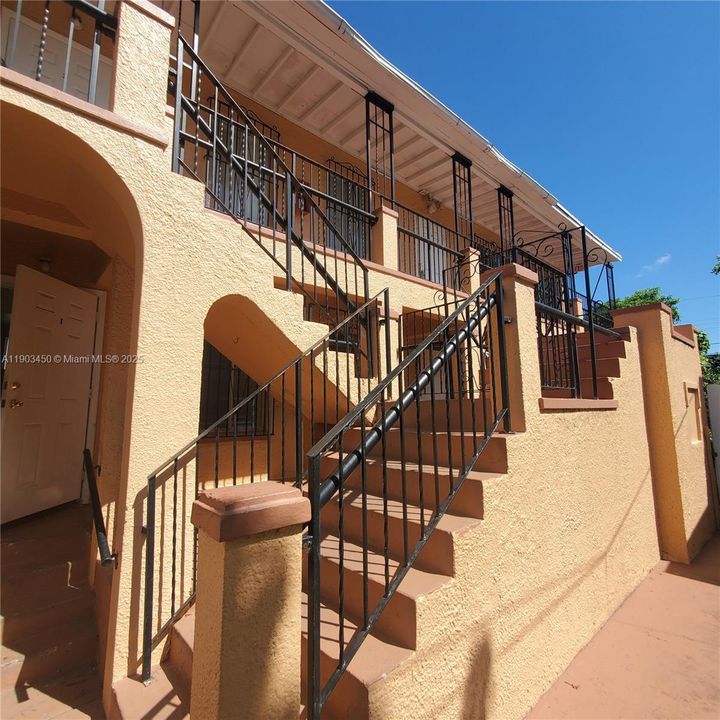 For Rent: $1,451 (1 beds, 1 baths, 610 Square Feet)