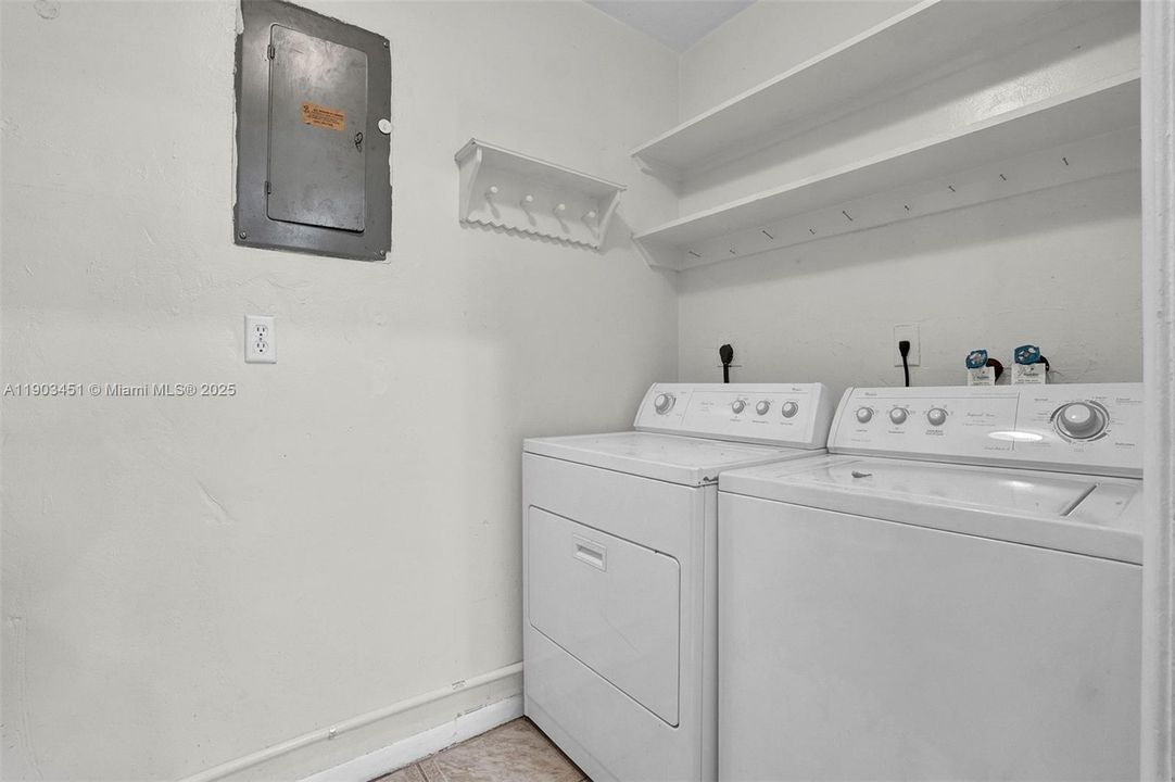 Recently Rented: $4,200 (4 beds, 2 baths, 3329 Square Feet)