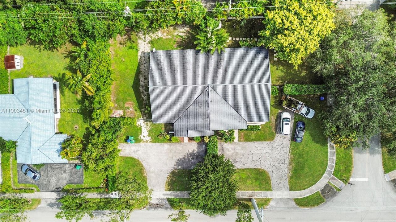 Recently Rented: $4,200 (4 beds, 2 baths, 3329 Square Feet)