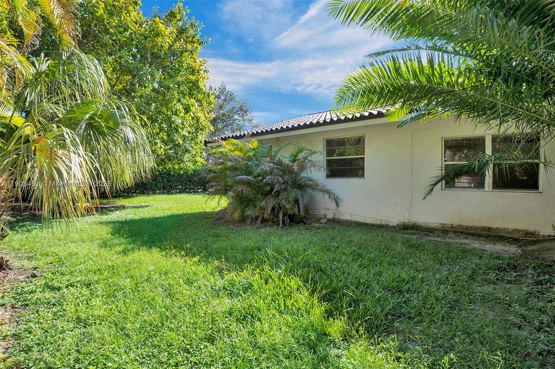 Recently Rented: $4,200 (4 beds, 2 baths, 3329 Square Feet)