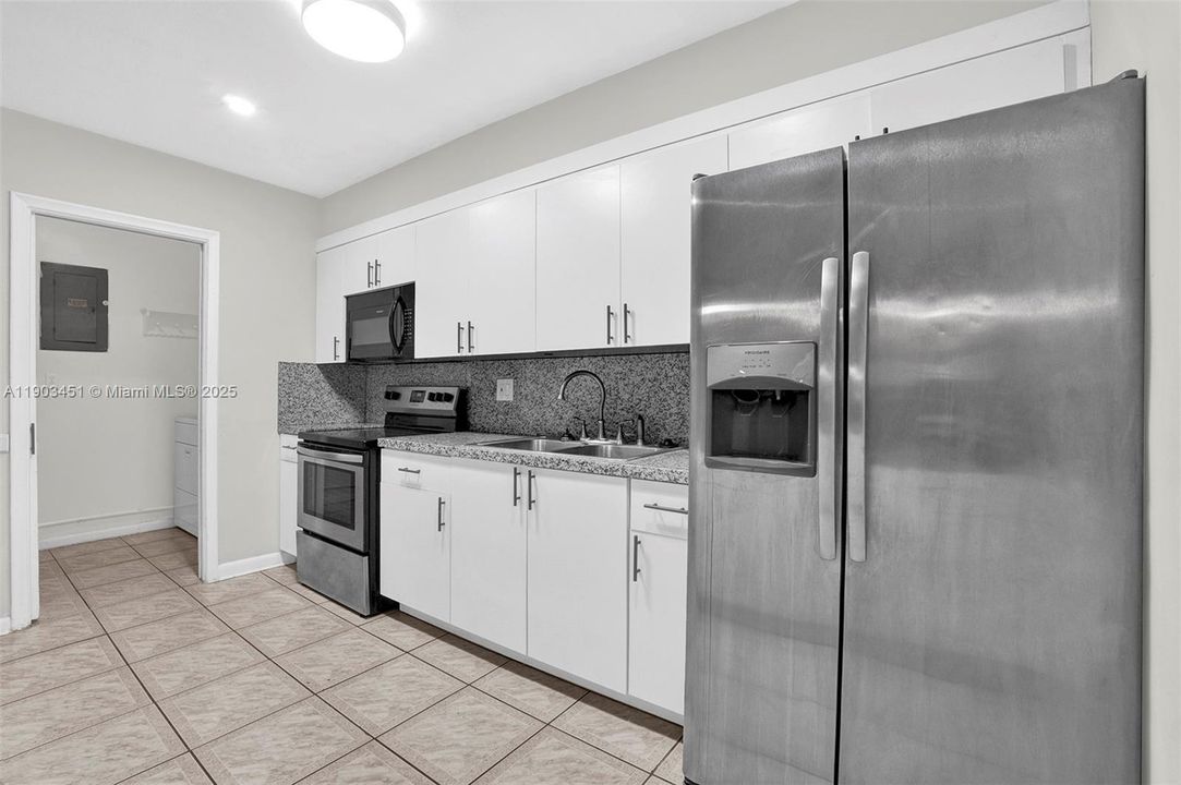 Recently Rented: $4,200 (4 beds, 2 baths, 3329 Square Feet)