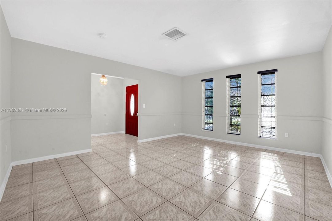 Recently Rented: $4,200 (4 beds, 2 baths, 3329 Square Feet)