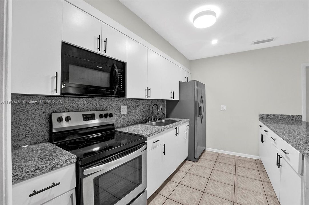 Recently Rented: $4,200 (4 beds, 2 baths, 3329 Square Feet)