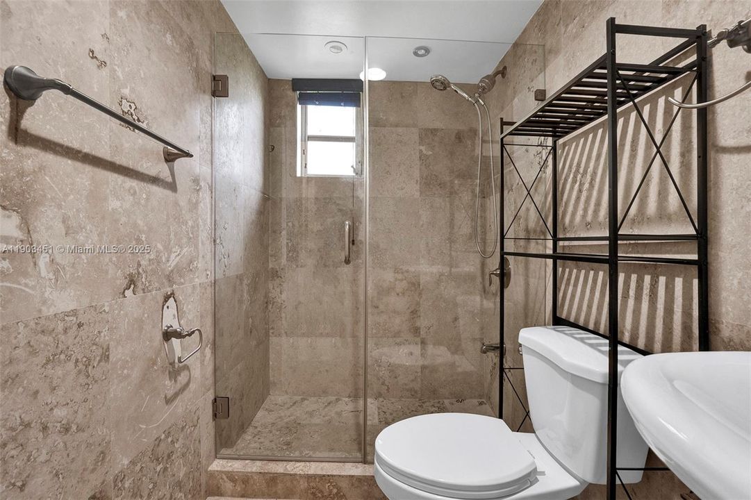 Recently Rented: $4,200 (4 beds, 2 baths, 3329 Square Feet)