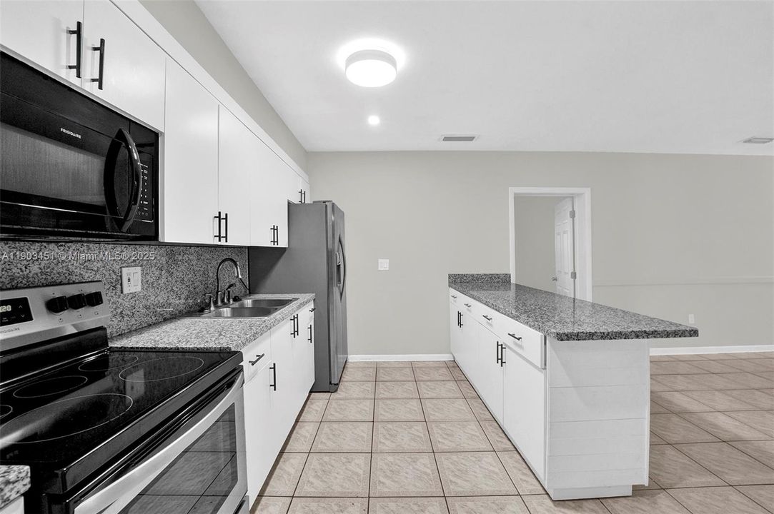 Recently Rented: $4,200 (4 beds, 2 baths, 3329 Square Feet)