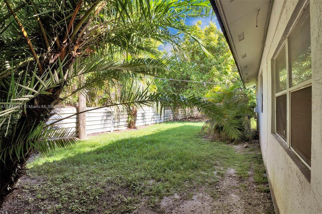 Recently Rented: $4,200 (4 beds, 2 baths, 3329 Square Feet)