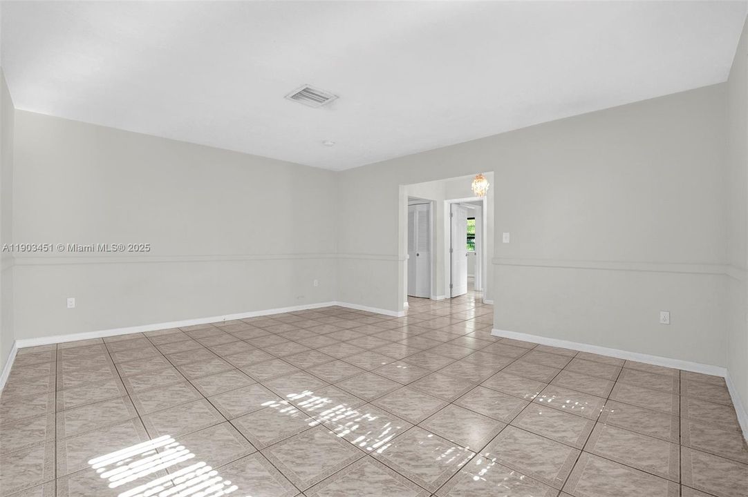 Recently Rented: $4,200 (4 beds, 2 baths, 3329 Square Feet)