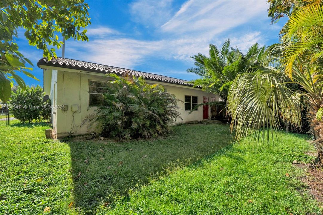 Recently Rented: $4,200 (4 beds, 2 baths, 3329 Square Feet)