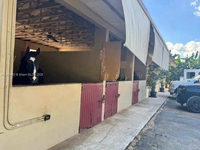 Active With Contract: $900,000 (0 beds, 0 baths, 0 Square Feet)