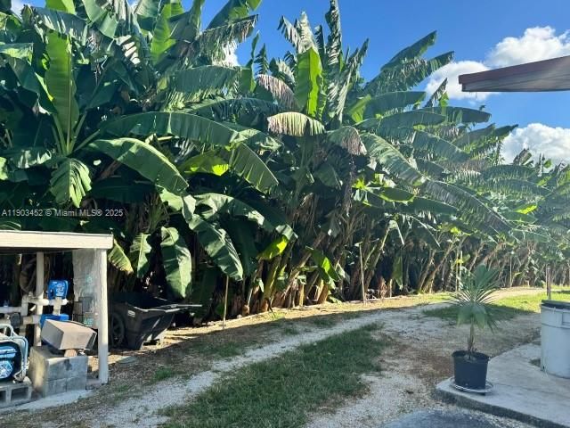 Active With Contract: $900,000 (0 beds, 0 baths, 0 Square Feet)