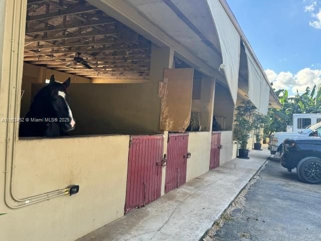 Active With Contract: $900,000 (0 beds, 0 baths, 0 Square Feet)