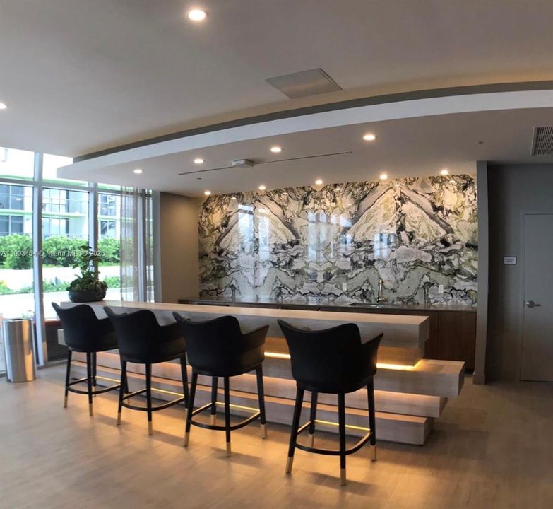 Recently Rented: $3,350 (1 beds, 1 baths, 766 Square Feet)