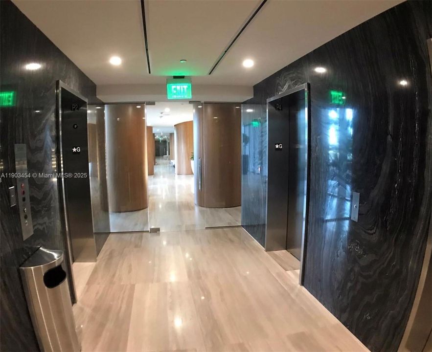 Recently Rented: $3,350 (1 beds, 1 baths, 766 Square Feet)