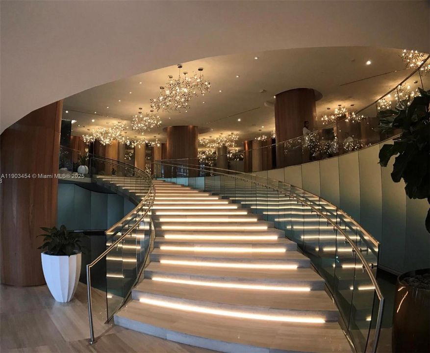 Recently Rented: $3,350 (1 beds, 1 baths, 766 Square Feet)